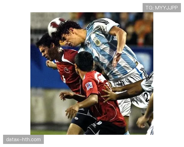 智利队逼抢战术掀起足坛新风潮，强势挑战传统足球理念