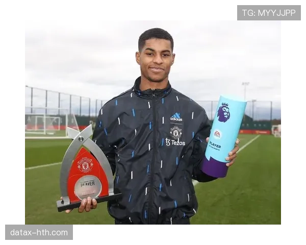 拉什福德与队友默契